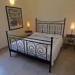 Parco Degli Aranci فندق مبيت وإفطار 4*