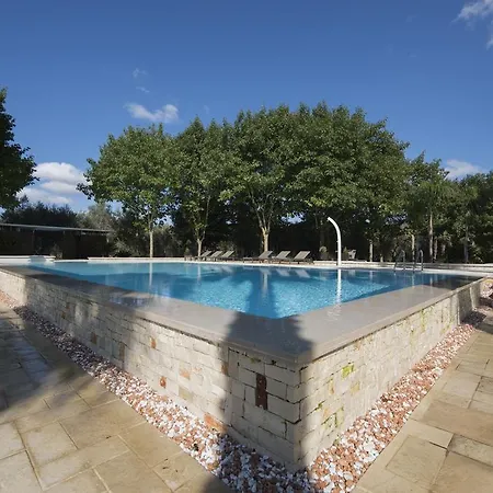 Parco Degli Aranci B&B 쿠트로피아노