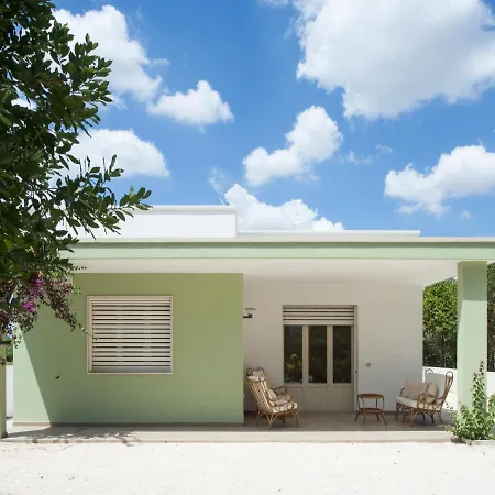 Parco Degli Aranci Bed & Breakfast 4*