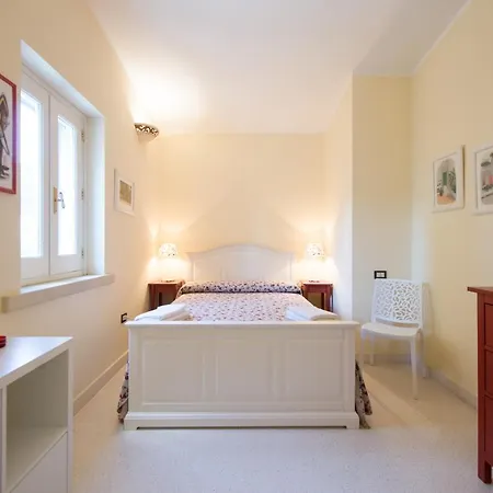 Bed & Breakfast Parco Degli Aranci 4*