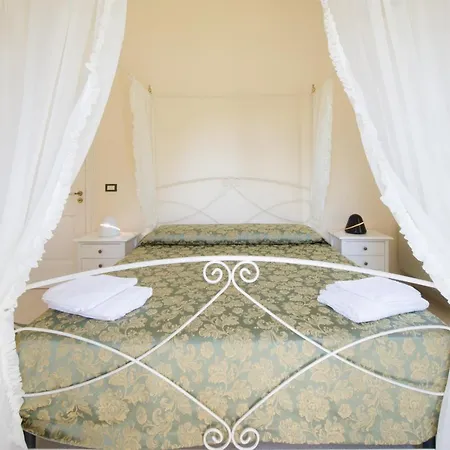 Parco Degli Aranci Oda ve Kahvaltı 4*