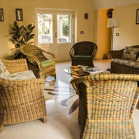 Bed & Breakfast Parco Degli Aranci Cutrofiano