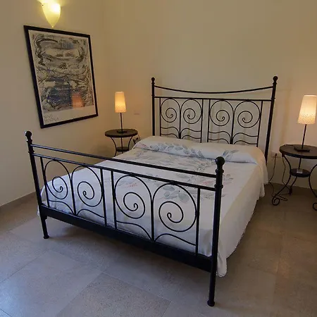 Parco Degli Aranci Oda ve Kahvaltı 4*