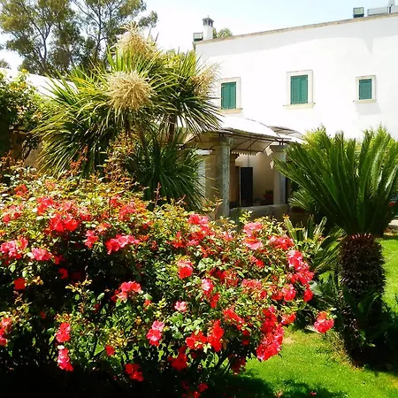 Parco Degli Aranci Bed & Breakfast 4*