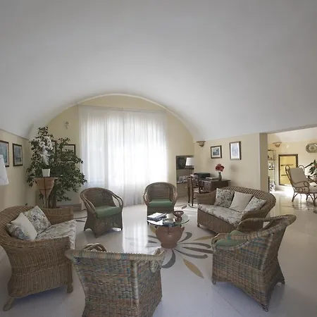 Parco Degli Aranci 4*