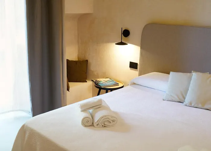 Parco Degli Aranci לינה וארוחת בוקר קוטרופיאנו