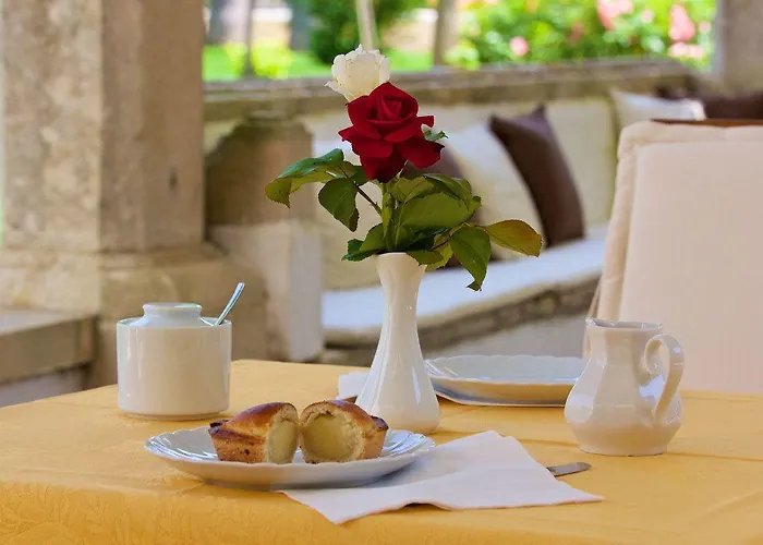 Parco Degli Aranci Bed & Breakfast 4*