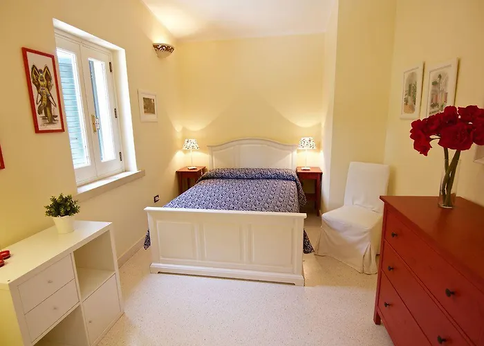 Parco Degli Aranci Bed & Breakfast 4*